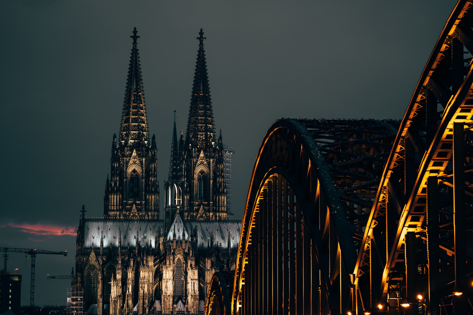Der Kölner Dom ist eine der beeindruckendsten gotischen Kathedralen der Welt und ein Symbol der Stadt